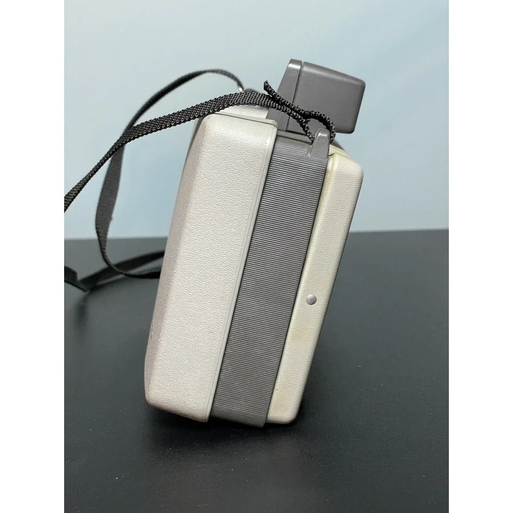 Polaroid Automatic‎ 210 Land Camera With User's Manual & Literature Untested